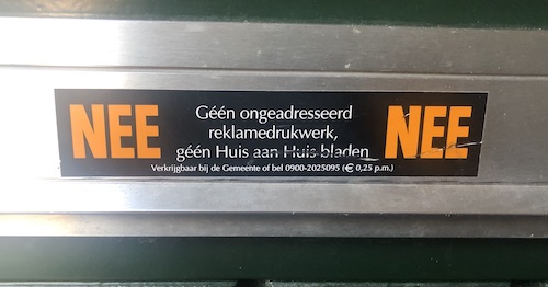 Nee Nee Sticker
